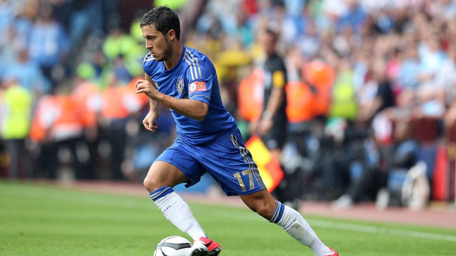 开云体育-逆袭与主宰，安哥拉绝地反击震撼世界，库尔图瓦一夫当关定英超乾坤