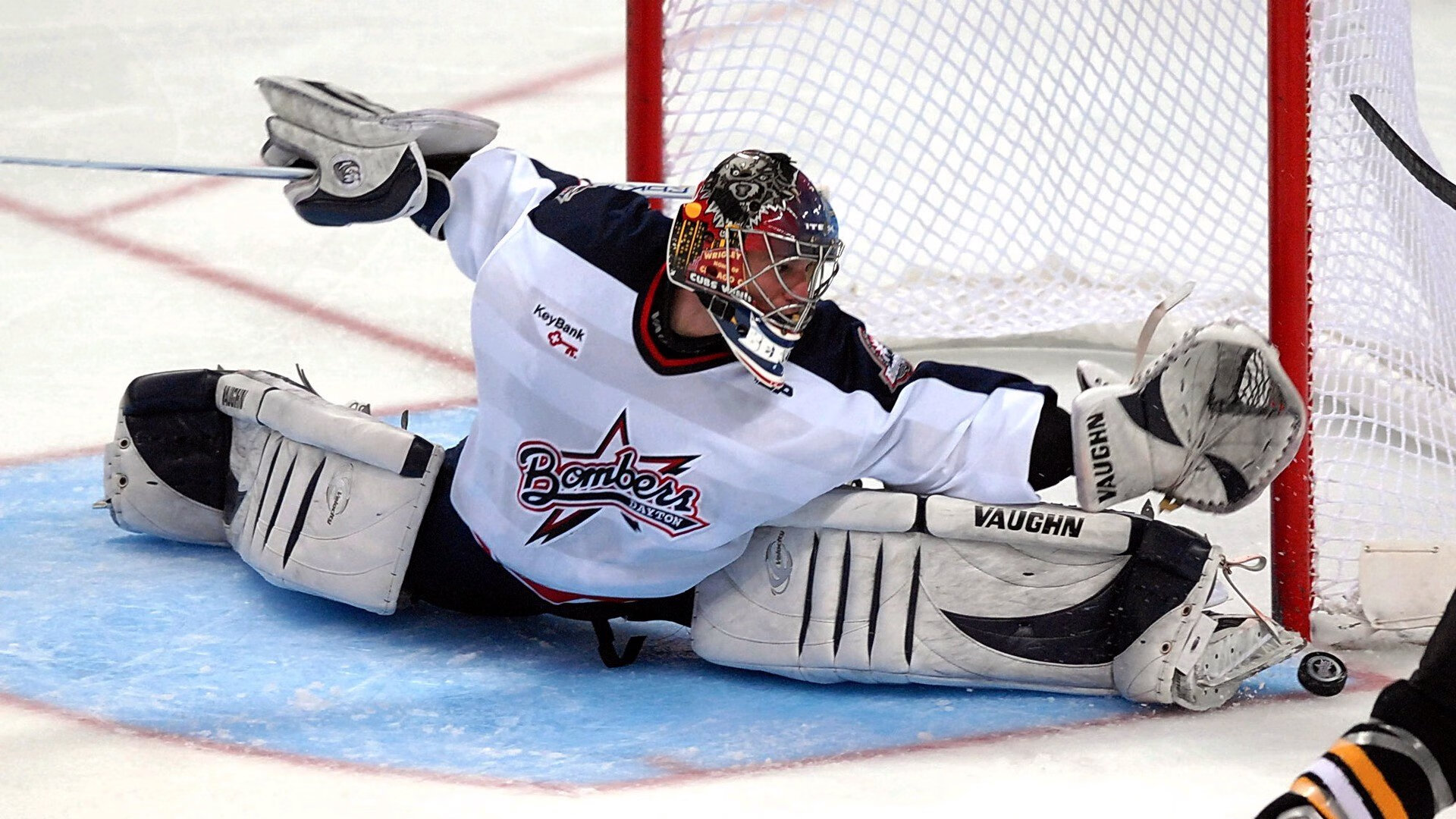 从质疑中重生！黄蜂主场见证克莱·汤普森迟来的投篮表演