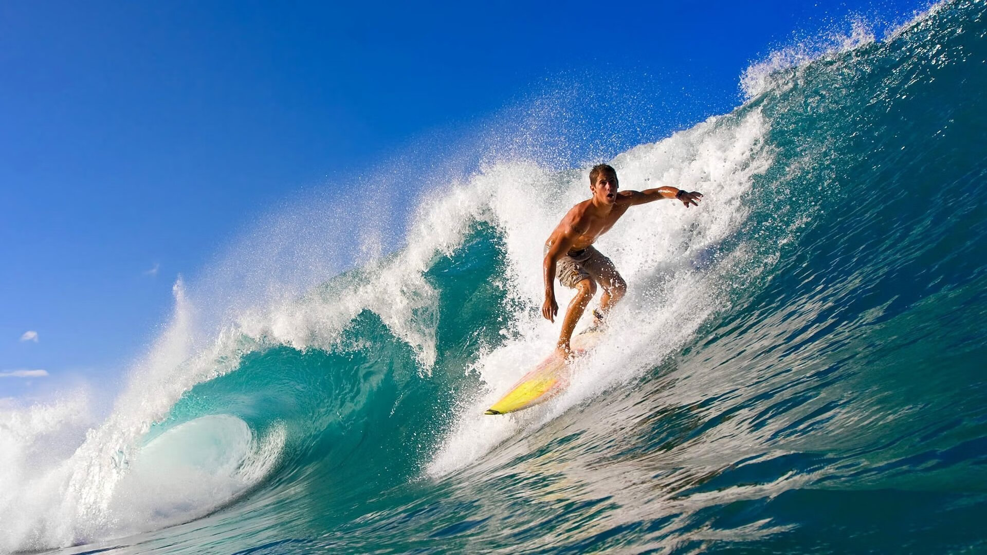 利物浦防守铁闸锁死摩洛哥攻势，克瓦拉茨赫利亚独造两球带队取胜